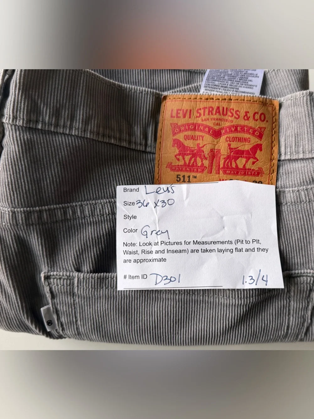 Levis comfortable gray